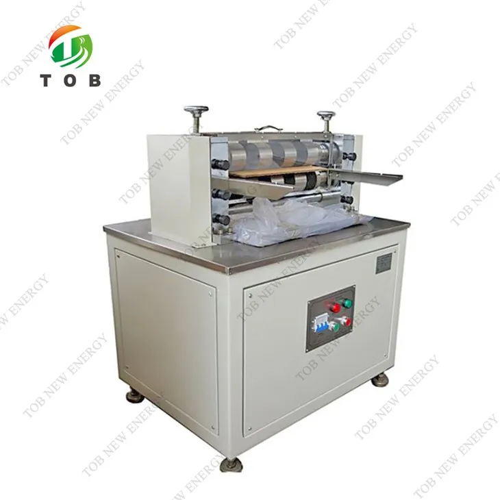 Stroj na rezanie elektród batérie