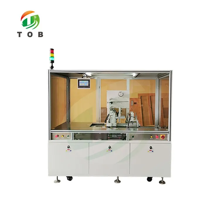 Stroj na poťahovanie fóliou na batérie