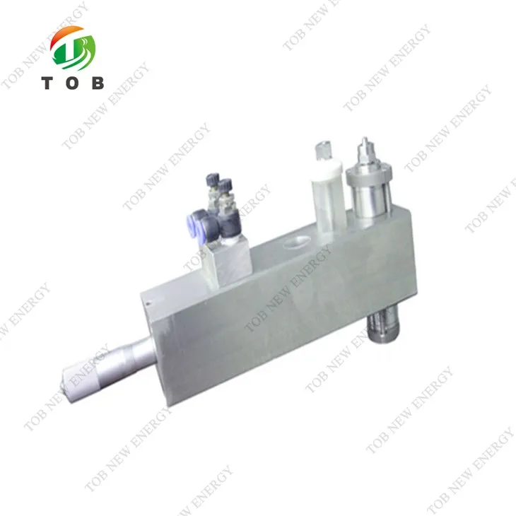 Stroj na plnenie elektrolytov